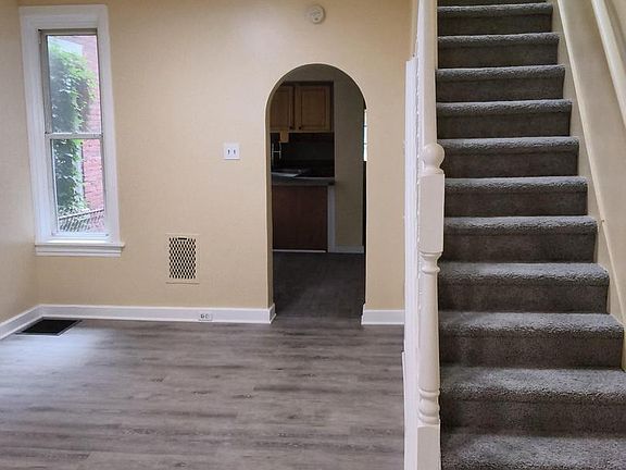 2nd image of 2149 Logan St