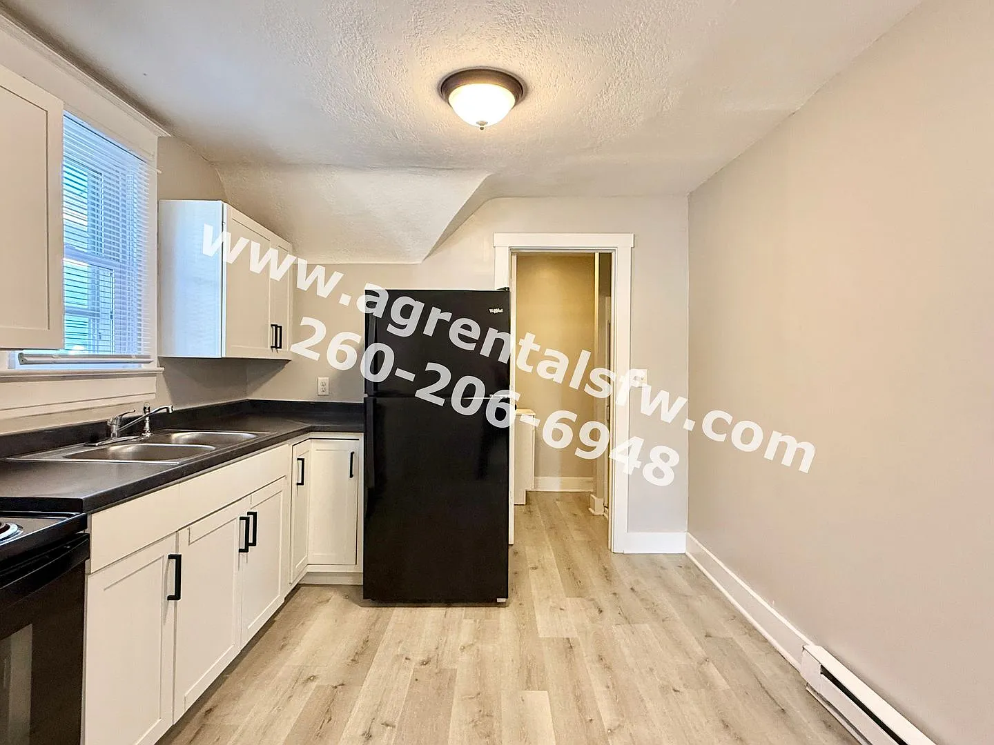912 3rd St — Photo 2