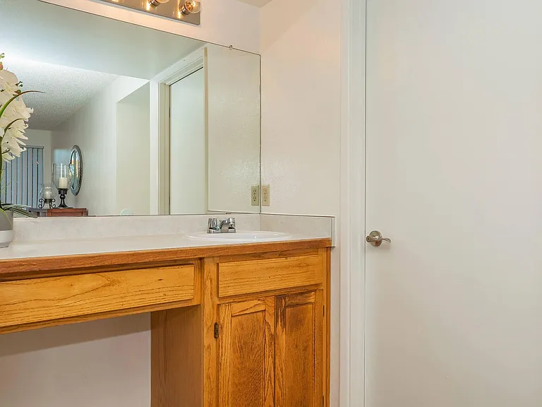 Rio Cancion Apartments — Photo 82