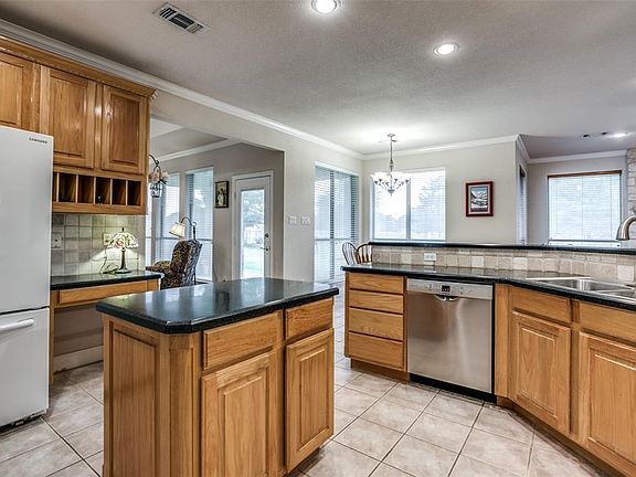 3rd image of 8651 Turnberry Ln