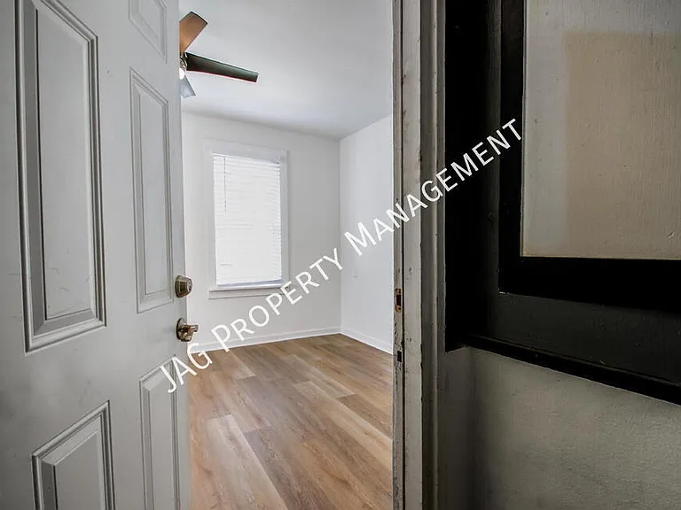 2892 College St #2 — Photo 6
