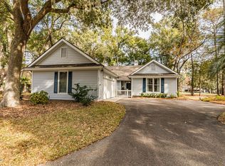 655 S Reeve Rd, Saint Helena Island, SC 29920