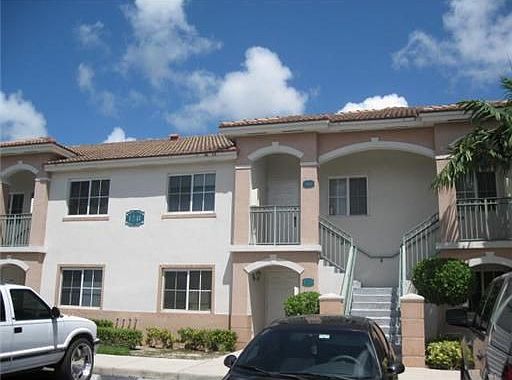 1st image of 1241 SE 29th St Unit 206