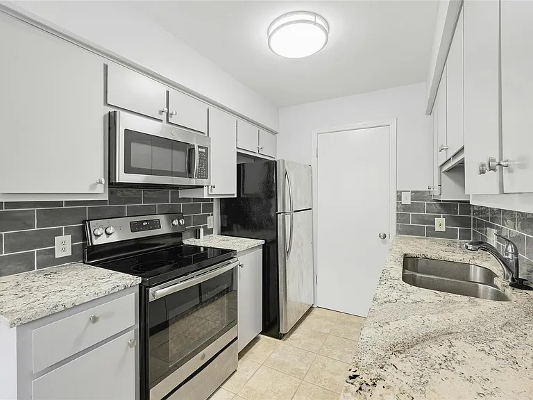 9226 Jollyville Rd #221 — Photo 1