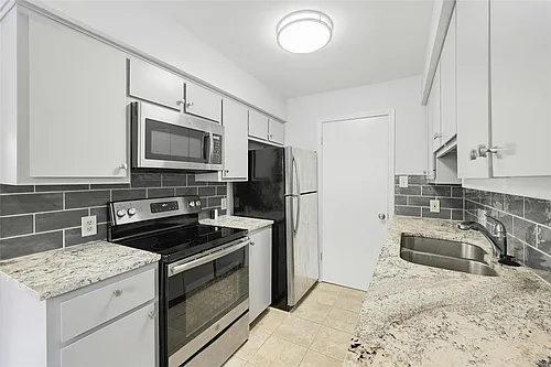 9226 Jollyville Rd #221 Photo 1
