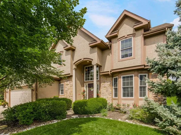 9627 N Crescent Ct, Kansas City, MO 64157