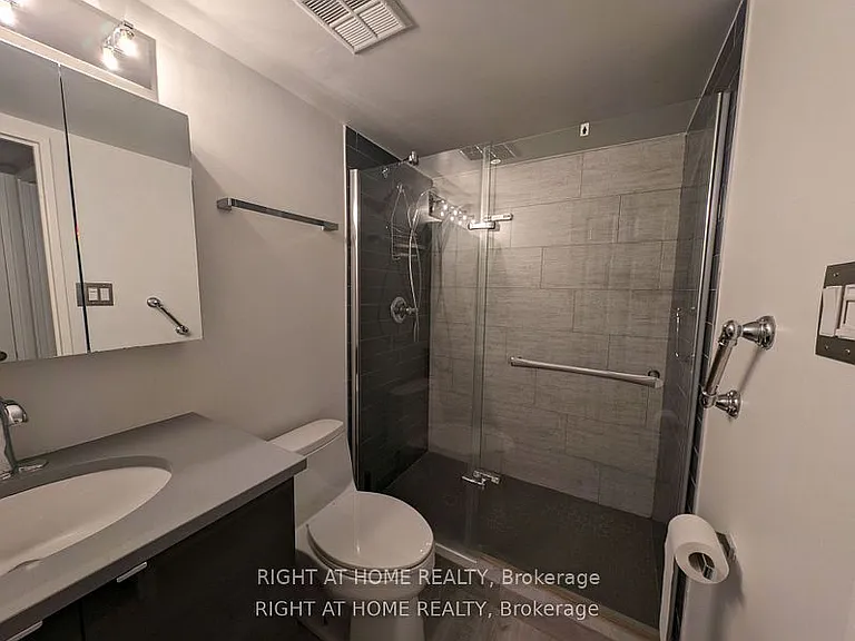 280 Simcoe St #807 — Photo 19