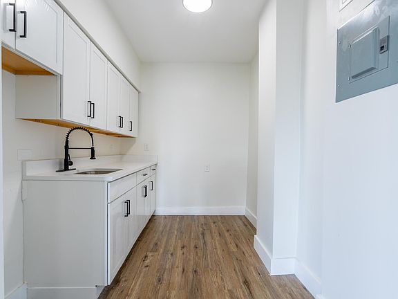 2nd image of 13468 Clifton Blvd APT 202