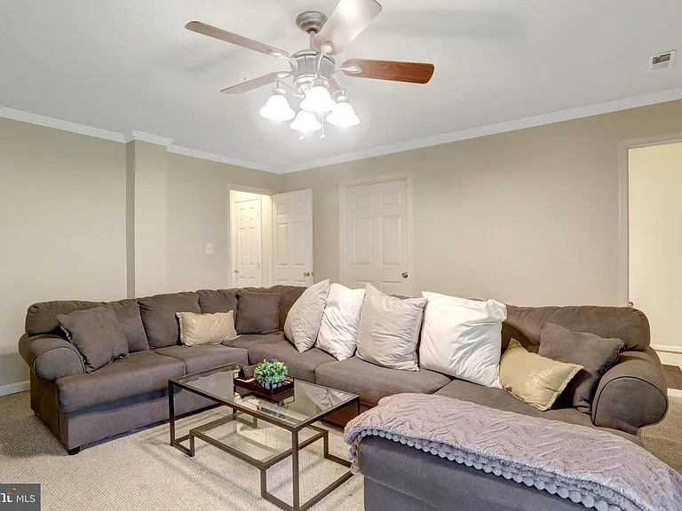 8819 Hardesty Dr — Photo 26