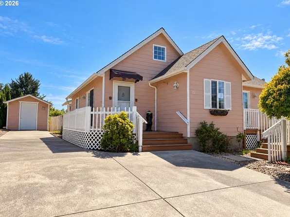 12 Pond Ln, Lakeside, OR 97449