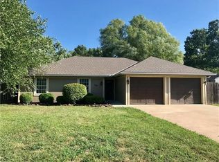 102 W Walker Dr, Harrisonville, MO 64701