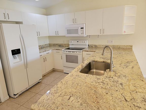 3rd image of 534 SE 8th St