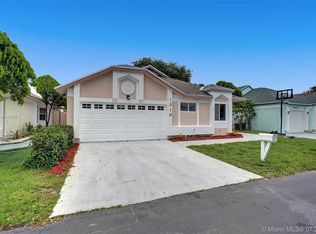 1316 E Glen Oak Rd, North Lauderdale, FL 33068