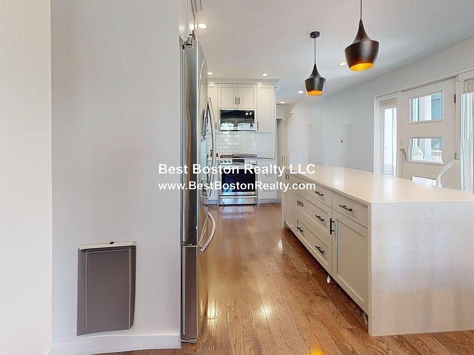 2nd image of 231 Cedar St