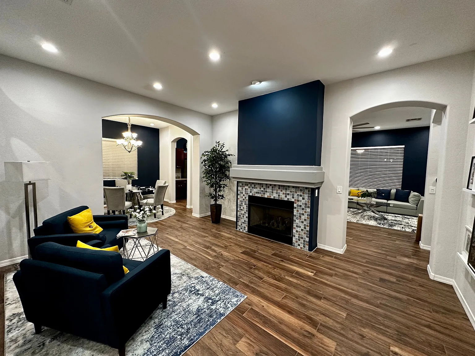 4 bed, 3.5 bath, 2500 sqft, $4,200 — Photo 3