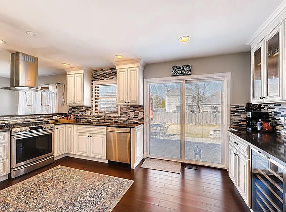 5th image of 1629 Eddy Ln