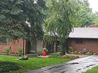 16 Ranch Ct, Bowling Green, OH 43402