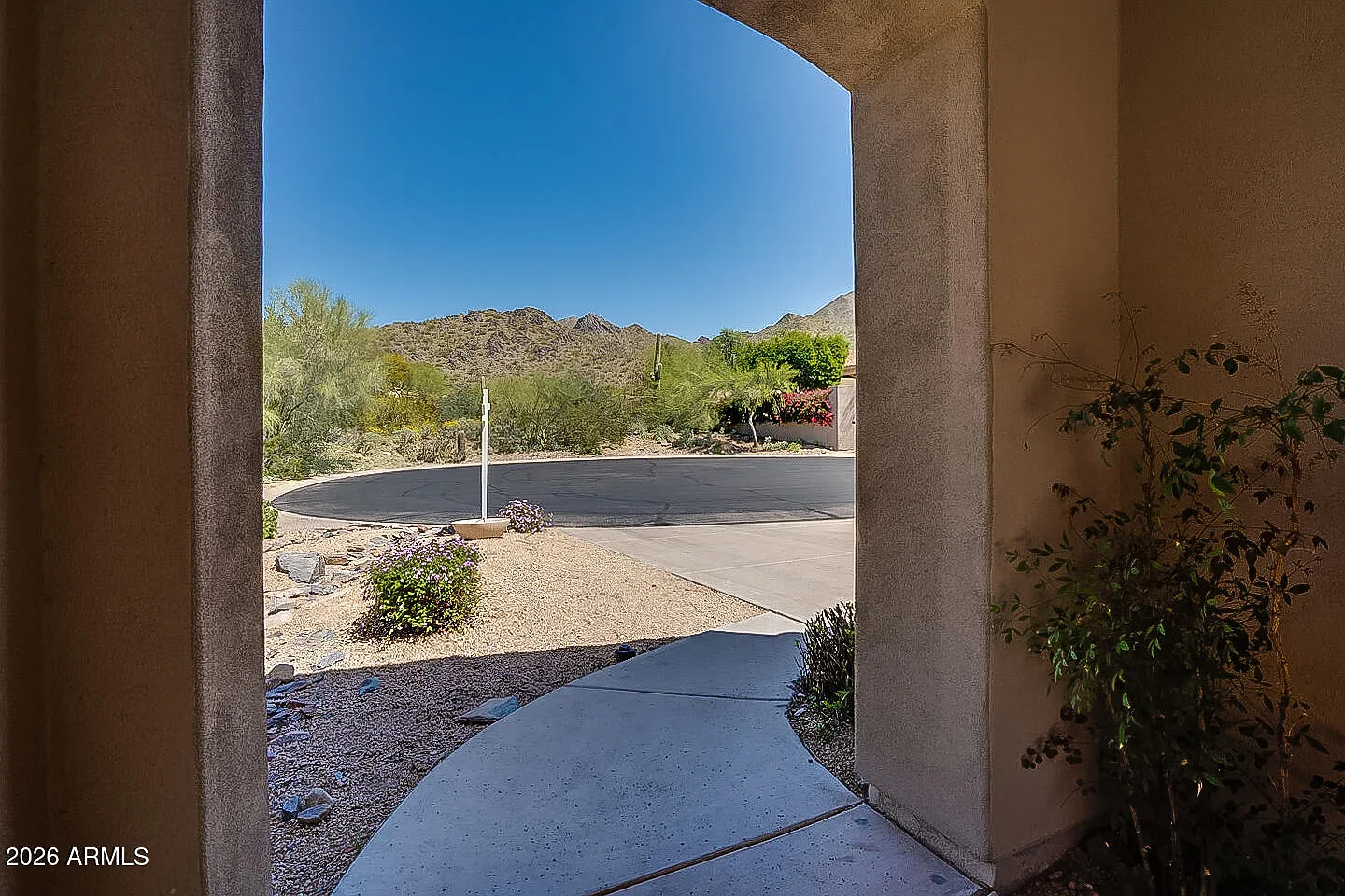 4 bed, 3.5 bath, 2629 sqft, $4,990 — Photo 2