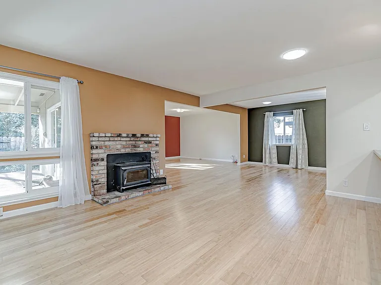 1108 Alice St — Photo 10