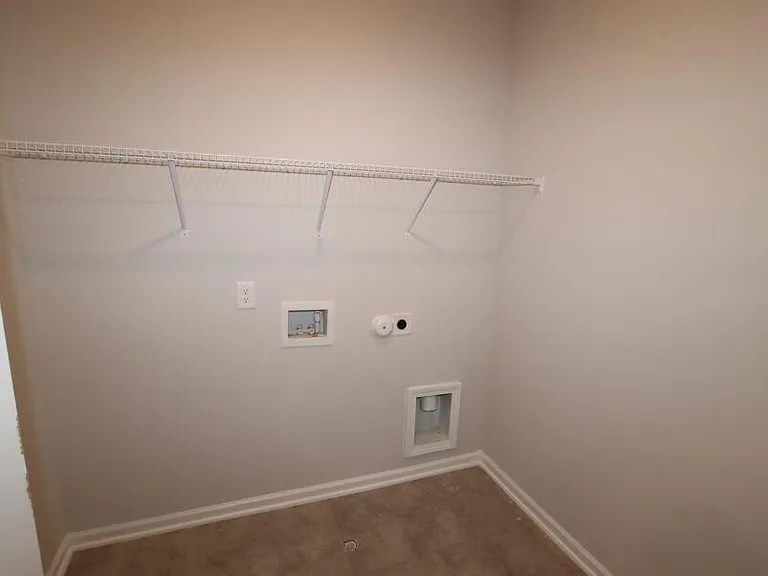 1021 Commack Dr — Photo 7