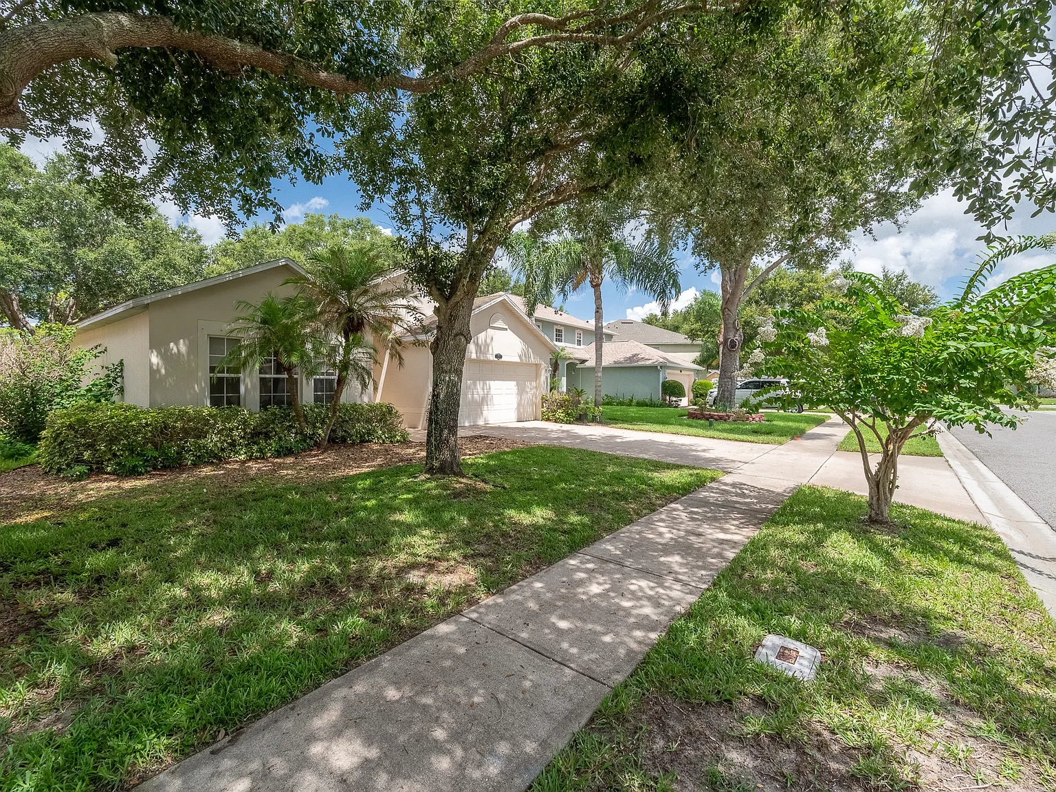 3 bed, 1874 sqft, $2,395 — Photo 2