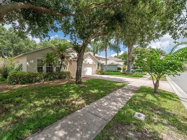 537 Mason Dr — Photo 2