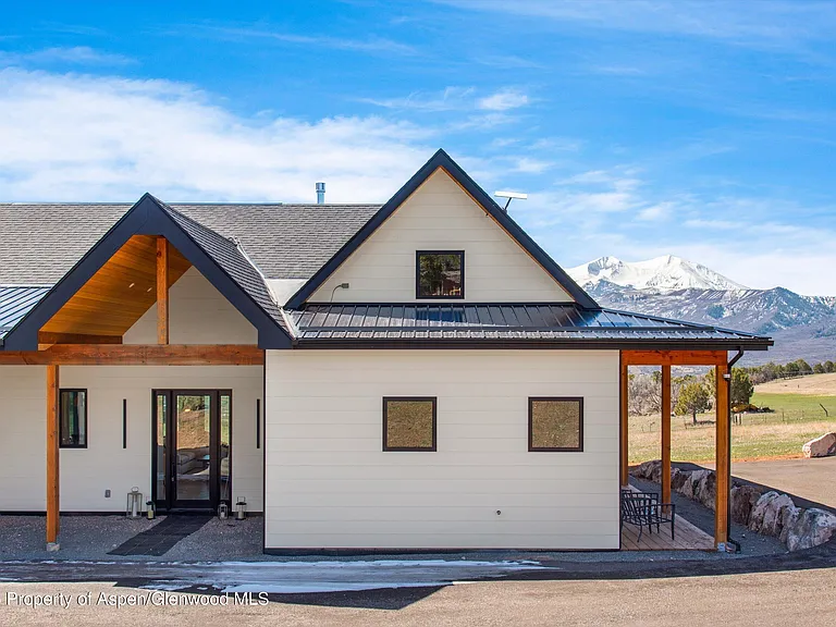 1840 Upper Cattle Creek Rd — Photo 31