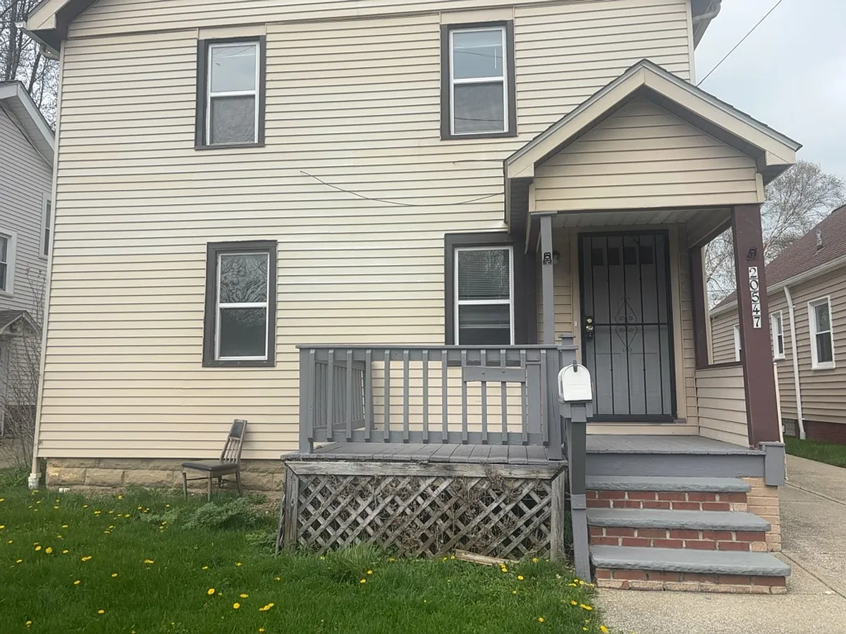 Building Photo - 20547 Fuller Ave