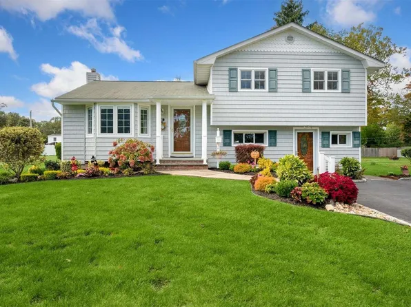 34 Smiths Lane, Commack, NY 11725