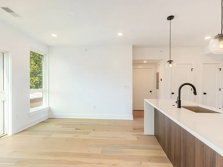 1723 Francis St — Photo 13
