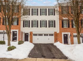 271 Overlook Ct, Coraopolis, PA 15108