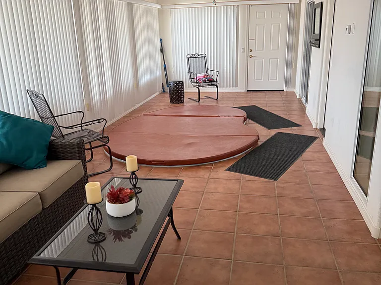 Jacuzzi room 3