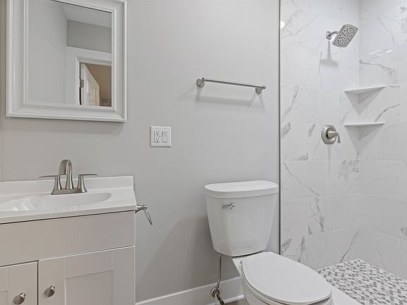 5th image of 2108 21st St