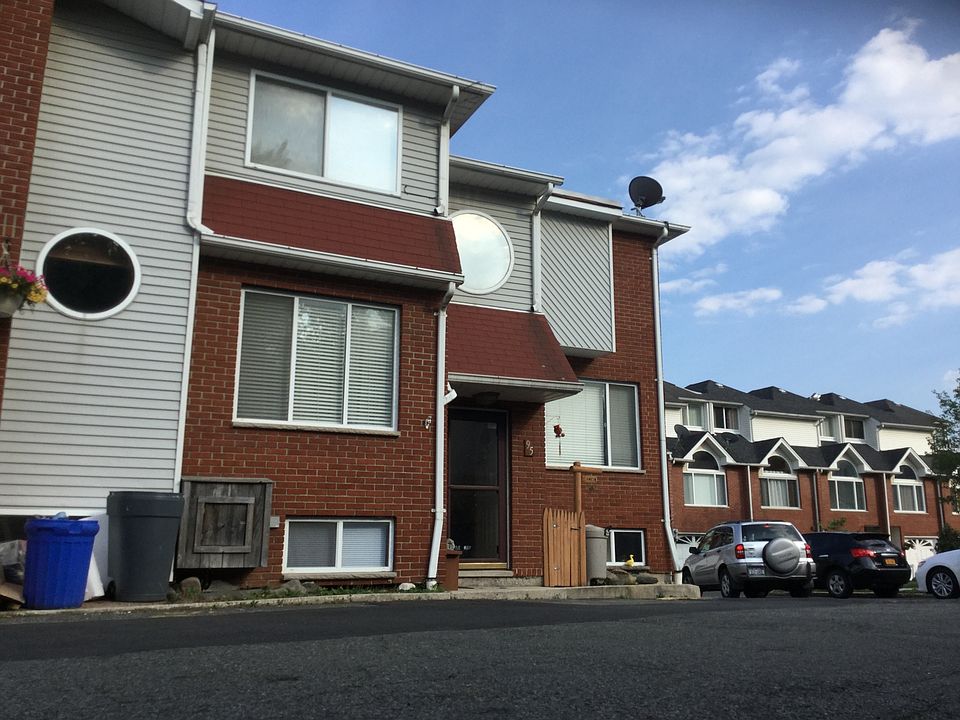 1st image of 95 Cranford Ct