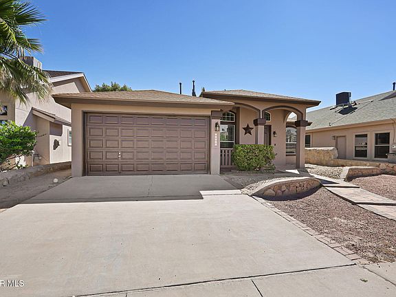 3rd image of 12426 Paseo Lindo Dr