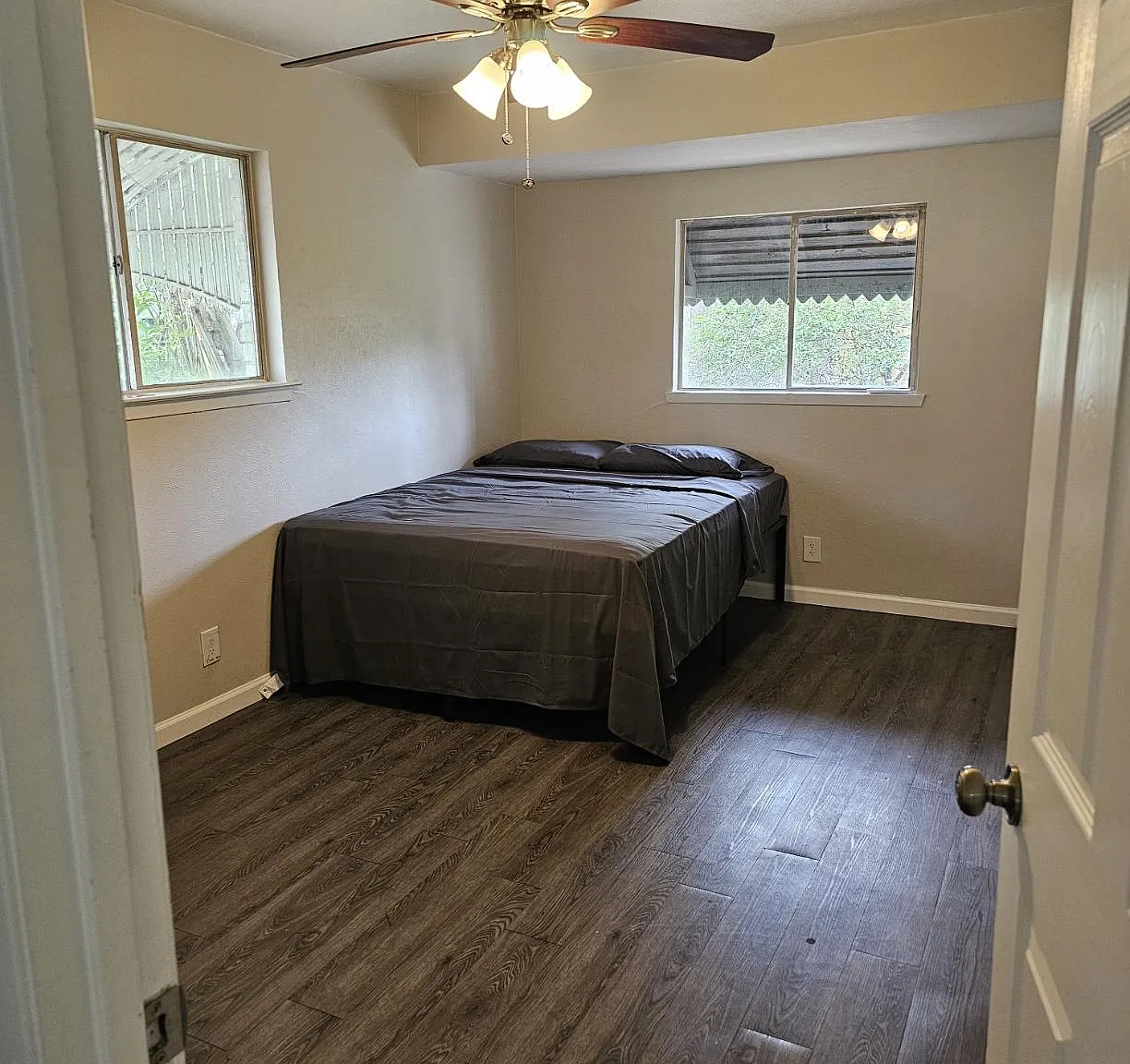 4 bed, 3.0 bath, 1980 sqft, $1,364 — Photo 1