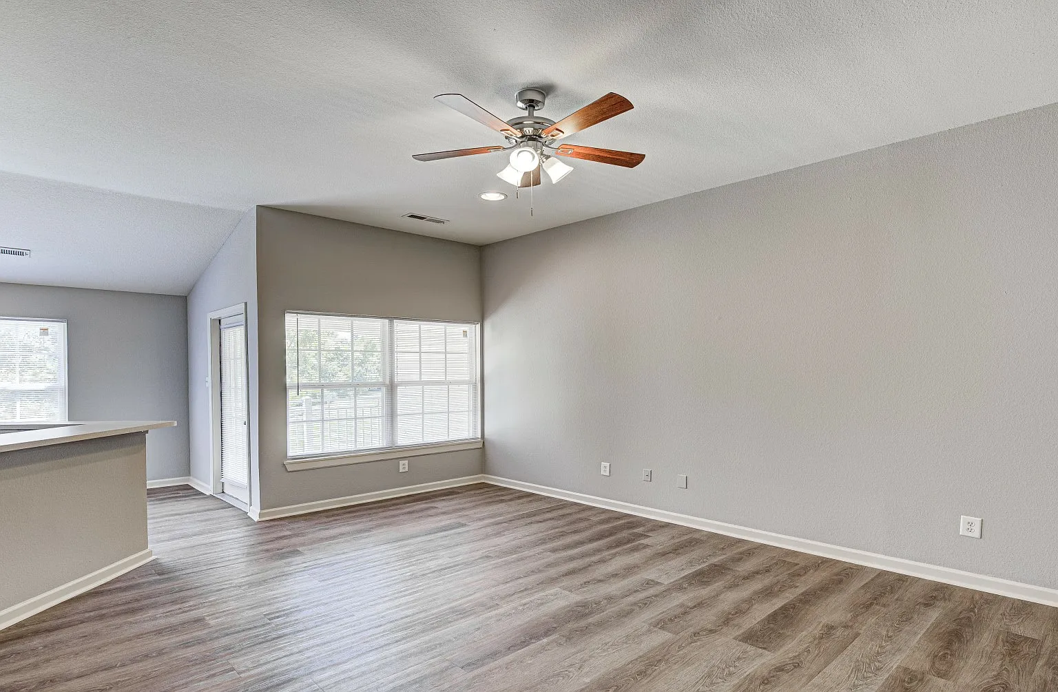 Ashley Place Apartments — Photo 3