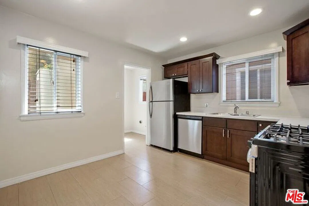 2 bed, 1.0 bath, 1000 sqft, $2,895 — Photo 2