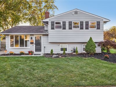 3580 Hunter Dr, North Olmsted, OH, 44070