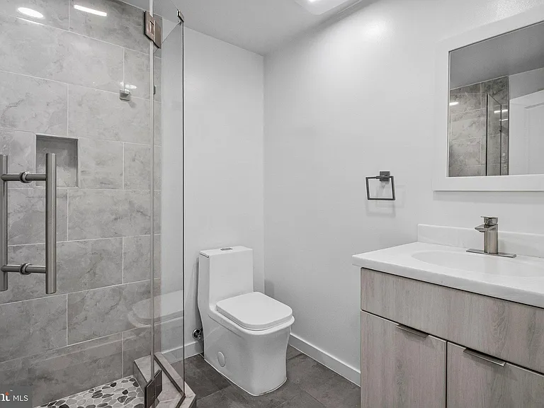 506 H St NE #202 — Photo 15