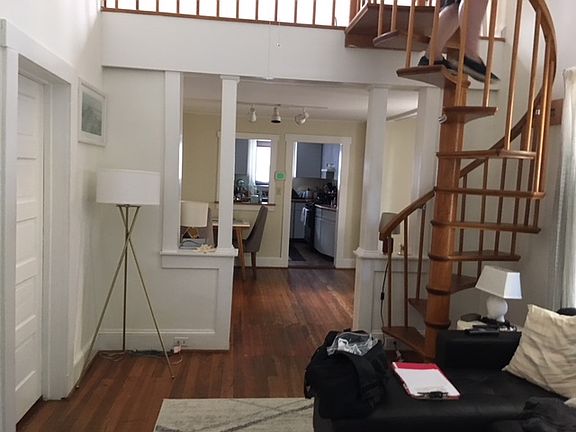 3rd image of 617 Chesapeake Ave