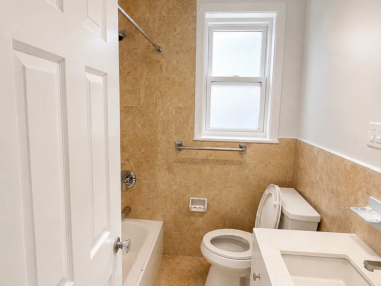 1054 Lydig Ave #2 — Photo 2