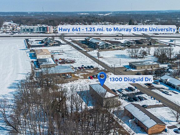3rd image of 1300 Diuguid Dr