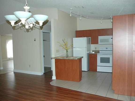 4th image of 22629 Weeks Blvd