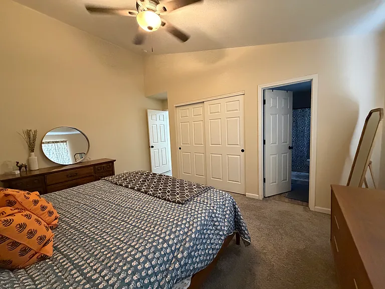 974 Hilltop Dr — Photo 11