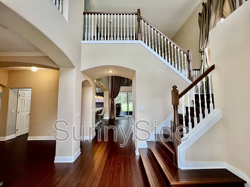 3 bed, 3.0 bath, 2829 sqft, $2,600 — Photo 2