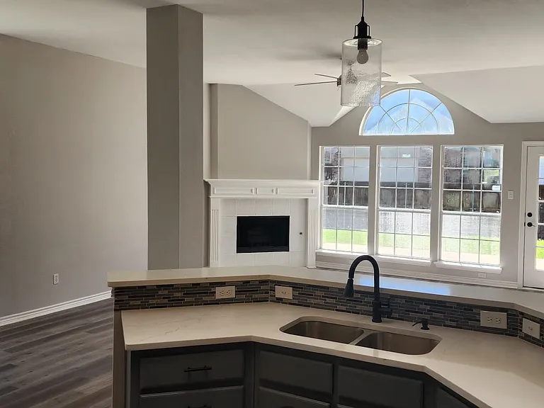 1418 Ranch Hill Dr — Photo 1