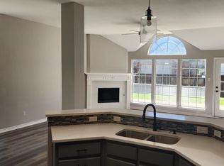 1418 Ranch Hill Dr, Irving, TX 75063