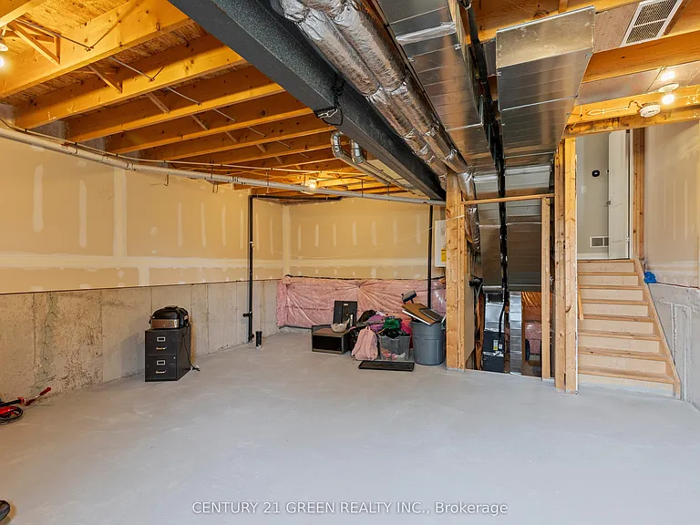 851 Sarnia Rd — Photo 8