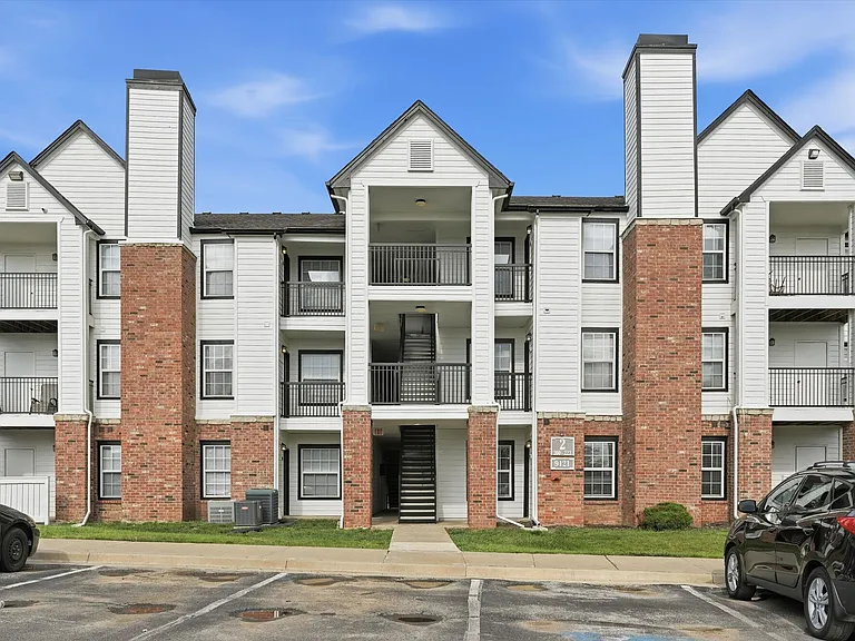 Villa Estates at Lenexa — Photo 50